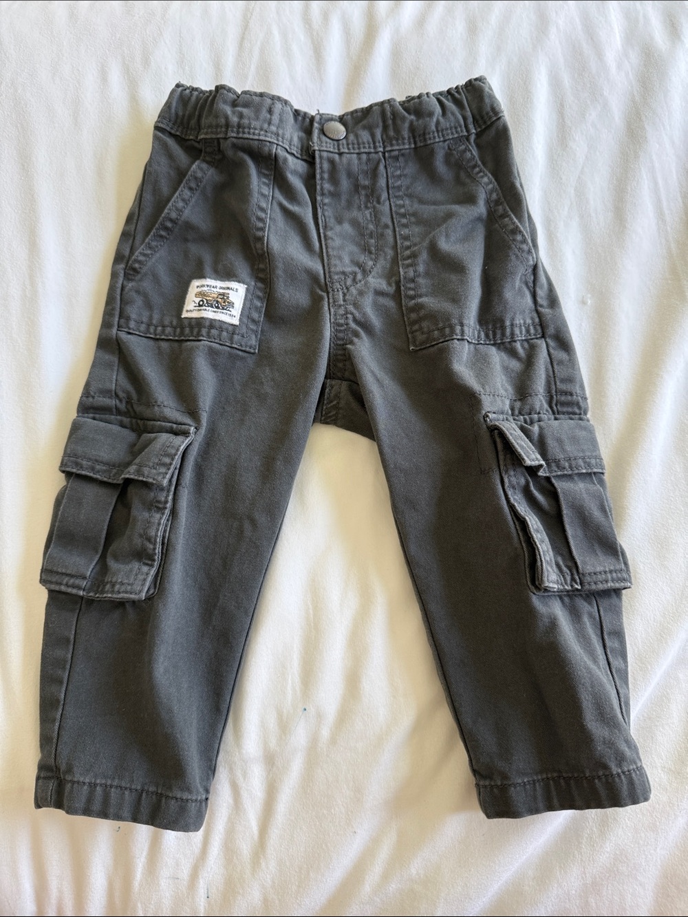 Old Navy Kids baggy Cargo Joggers in Charcoal Gray